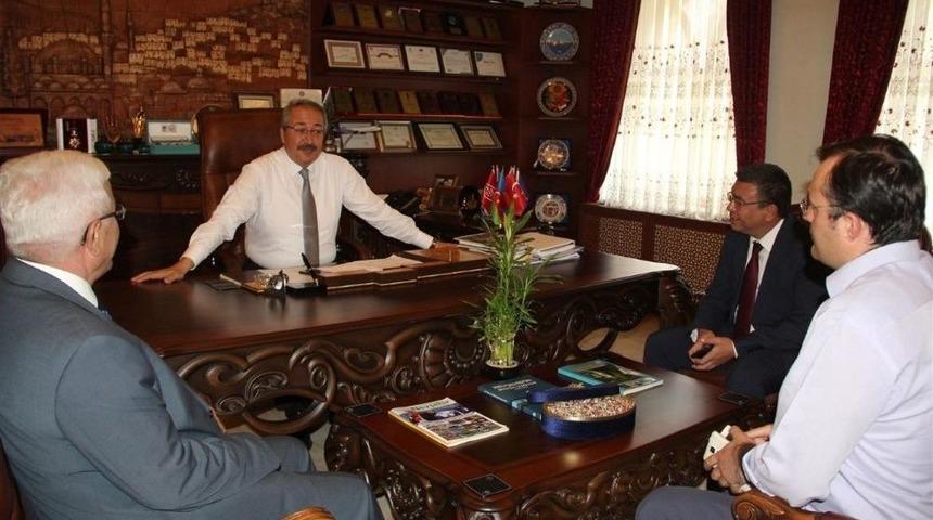 Medaş Genel M&uuml;d&uuml;r&uuml; U&ccedil;mazbaş, &Uuml;nver&rsquo;i Ziyaret Etti