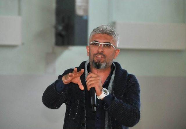 Akşehir’de Yazarlardan Konferans 1