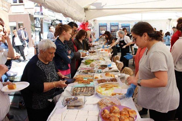 Edirne’de İhtiyaç Sahibi Öğrenciler Yararına Kermes