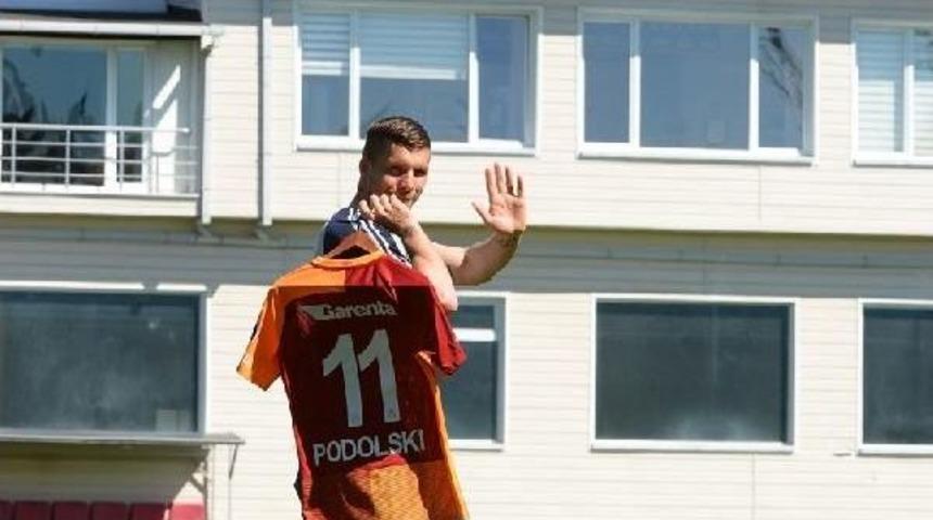 Podolski Veda Ma&ccedil;larına &Ccedil;ıkıyor: "gidiyorum, Ama D&ouml;neceğim"
