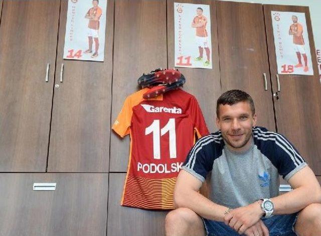 Podolski Veda Maçlarına Çıkıyor: 