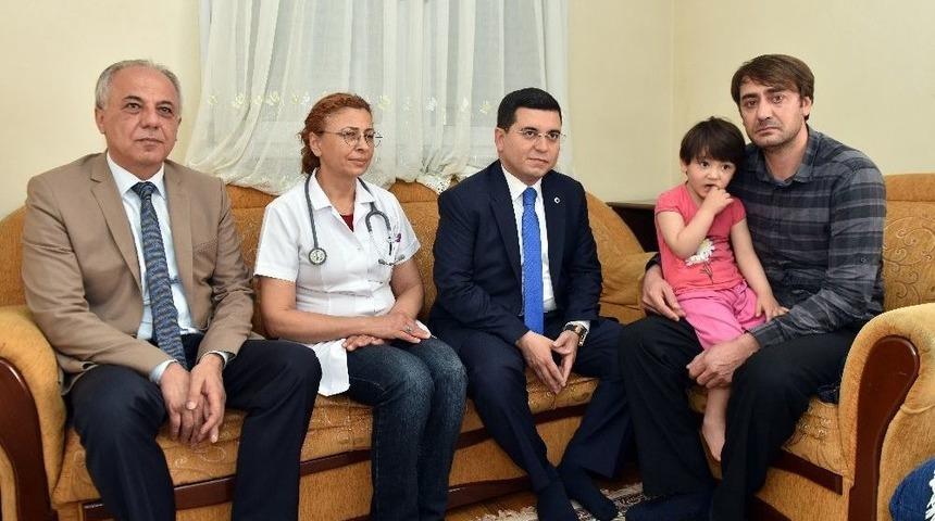 Cumhurbaşkanı Erdoğan, Minik &Ouml;zge&rsquo;nin Babasını Aradı