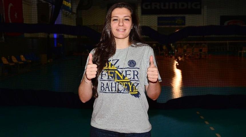 (&ouml;zel Haber) Ezgi Dilik: "ilk Kupayı Kazandıktan Sonra Takımın &Ouml;zg&uuml;veni Daha Da Yerine Geldi Diyebilirim"