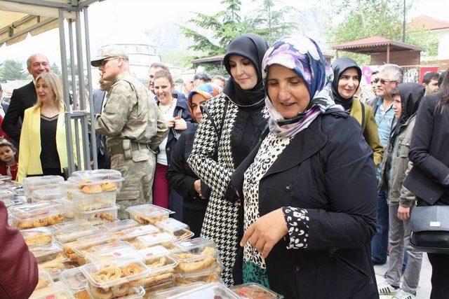 Tokat’ta Şehit Çocukları Yararına Kermes Düzenlendi