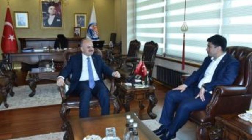 &Ccedil;akacak, "gen&ccedil;lik Hizmetleri Alanında Mersin, T&uuml;rkiye&rsquo;ye &Ouml;rnek"