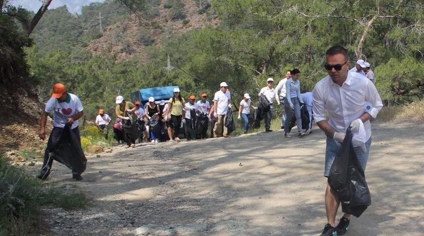 Kemer &Ccedil;alış Tepesi&rsquo;nde Bahar Temizliği
