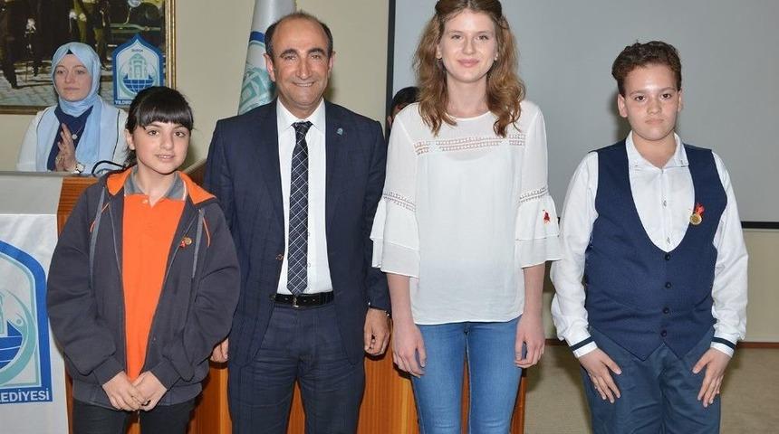 Edebali Yıldırımlı Sporcuları &Ouml;d&uuml;llendirdi