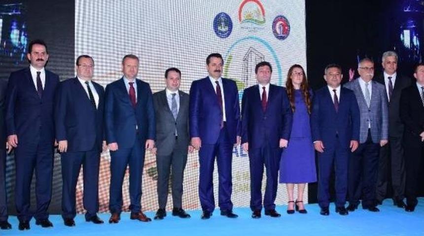 Bakan &Ccedil;elik'ten &Ccedil;iğ S&uuml;t Tebliğini Eleştirenlere: Zavallılar