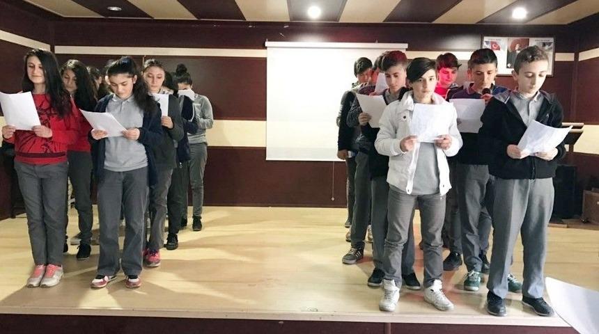 &Ouml;ğrencilere Sorumluluk Y&uuml;kleyerek Okula Devam Sorununu &Ccedil;&ouml;zd&uuml;ler