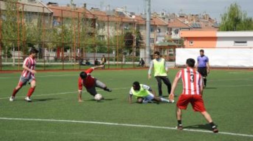 Konya&rsquo;da Uluslarlarası &Ouml;ğrenci Futbol Turnuvası Başladı