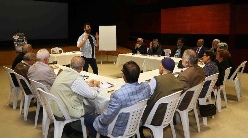 Emekli Yazar Adayları Hikaye Yazmanın İnceliklerini &Ouml;ğreniyor