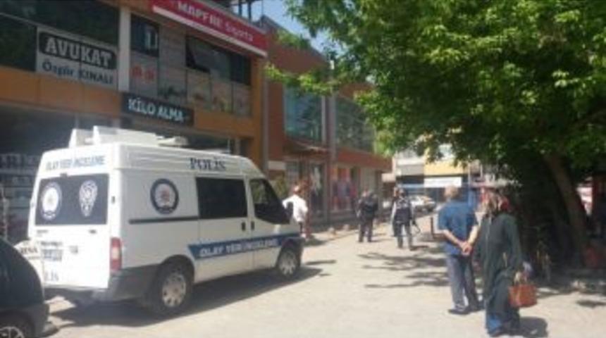 Havaya T&uuml;fekle Ateş Eden Bir Şahıs Polis Ekiplerini Alarma Ge&ccedil;irdi
