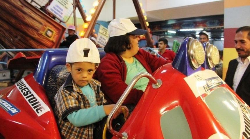 &Ouml;zel Gereksinimli &Ouml;ğrenciler Oyun Salonlarıyla Buluştu