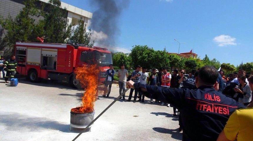 &Uuml;niversite &Ouml;ğrencilerine Yangın Eğitimi