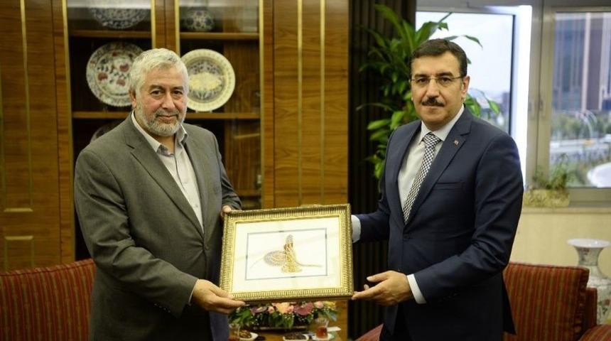 Bakan T&uuml;fenkci: "tunuslu Ortaklarımızla Afrika Pazarına Girebiliriz"