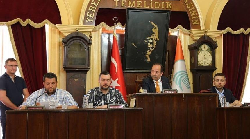 Edirne Belediye Meclisi, 2016 B&uuml;t&ccedil;e Kesim Hesabını G&ouml;r&uuml;şt&uuml;
