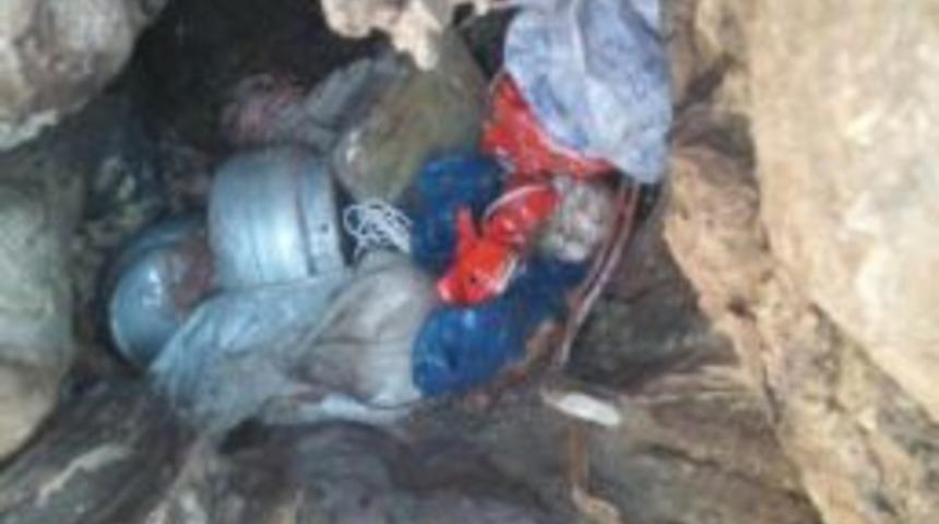 Hakkari'de Pkk Sığınağında Patlayıcı Ele Ge&ccedil;irildi