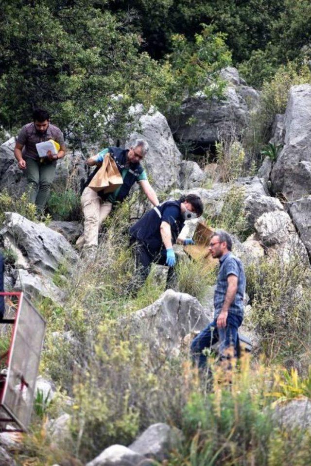 Dağlık Alanda Erkek Cesedi Bulundu