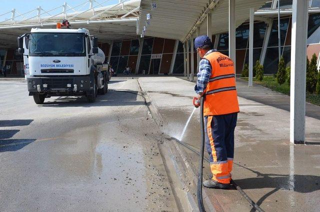 Bozüyük Şehirlerarası Otobüs Terminali’nde Temizlik