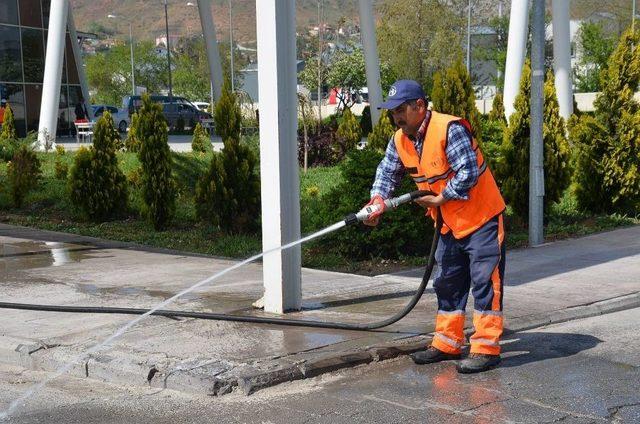 Bozüyük Şehirlerarası Otobüs Terminali’nde Temizlik