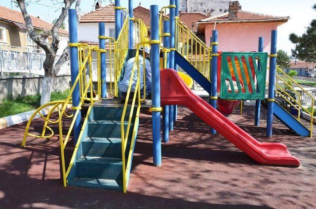 Parklarda Bakım Ve Revize Çalışmaları Devam Ediyor