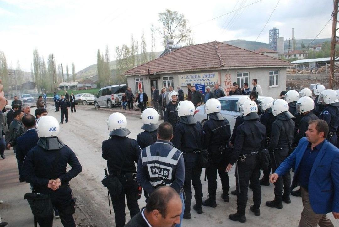Tokat&rsquo;ta Nakliyecilerin Eylemine Polis M&uuml;dahalesi