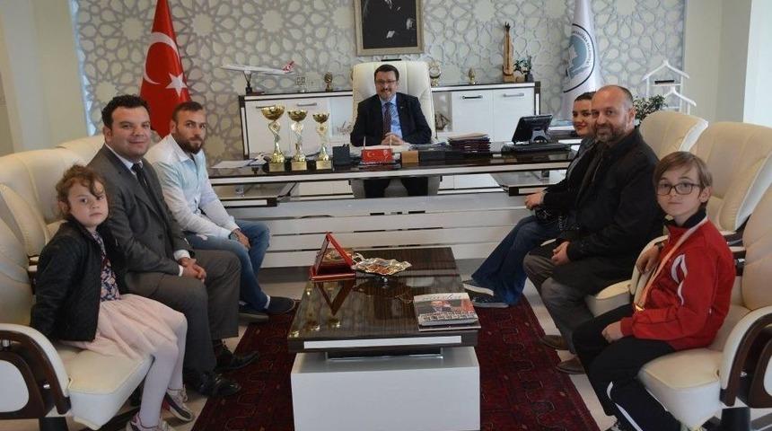 Trabzonlu &Ouml;ğrenciler Oryantiringde Kupaları Topladı