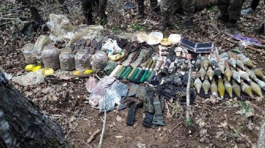 Tunceli'de Pkk'nın Silah Ve M&uuml;himmatı Bulundu