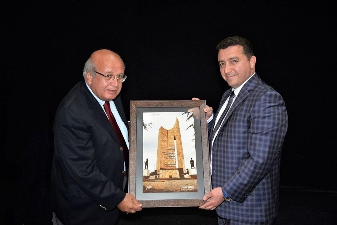 Eğitimci Ve Tv Programcısı Cihat Şener Boz&uuml;y&uuml;k&rsquo;te &Ouml;ğrencilerle Buluştu