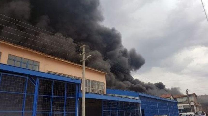 Isparta'da Fabrika Yangını
