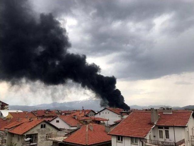 Isparta'da Fabrika Yangını