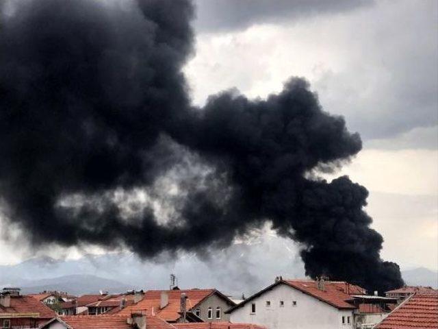 Isparta'da Fabrika Yangını