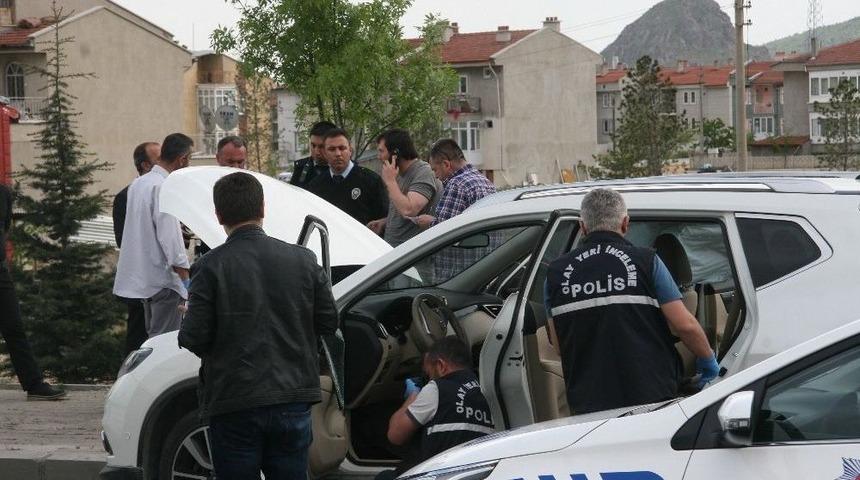 Polisin &ldquo;dur&rdquo; İhtarına Uymayarak Ka&ccedil;an Oto Hırsızı Vurularak Yakalandı