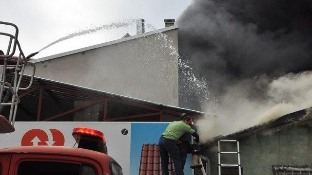 Depo Yangınında İmece Usulü Malzeme Kurtarma