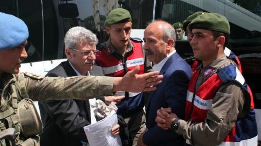 G&uuml;len&rsquo;In Fet&ouml; Sanığı Emniyet M&uuml;d&uuml;r&uuml;ne G&ouml;nderdiği Iddia Edilen Not Ile Orijinal El Yazısı Karşılaştırılacak