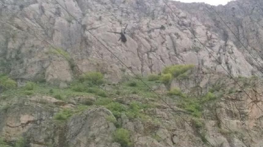 Dağda Mahsur Kalan 3 Kişi Mehmet&ccedil;ik Ve Afad Tarafından Kurtarıldı