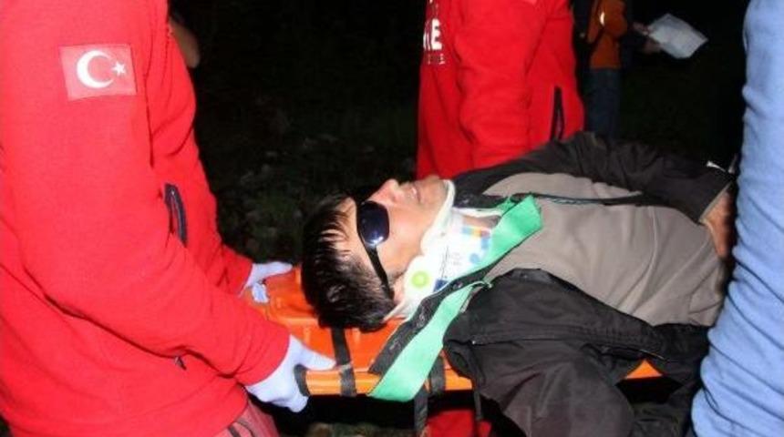 Paraş&uuml;tle Ormanlık Alana D&uuml;şen Rus Turisti, Umke Kurtardı