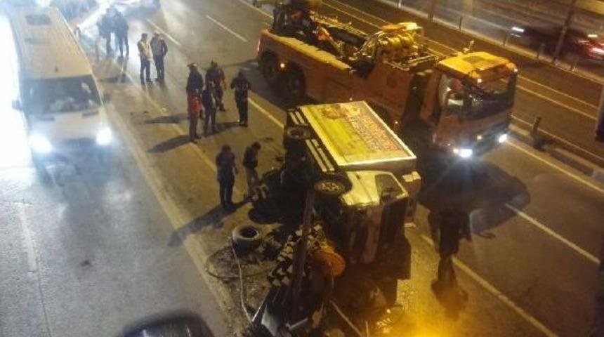 Okmeydanı'nda Meydana Gelen Trafik Kazasında 2 Kişi Yaralandı