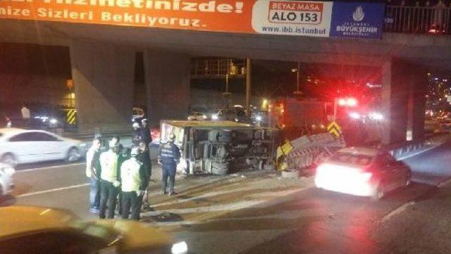 Okmeydanı'nda Meydana Gelen Trafik Kazasında 2 Kişi Yaralandı