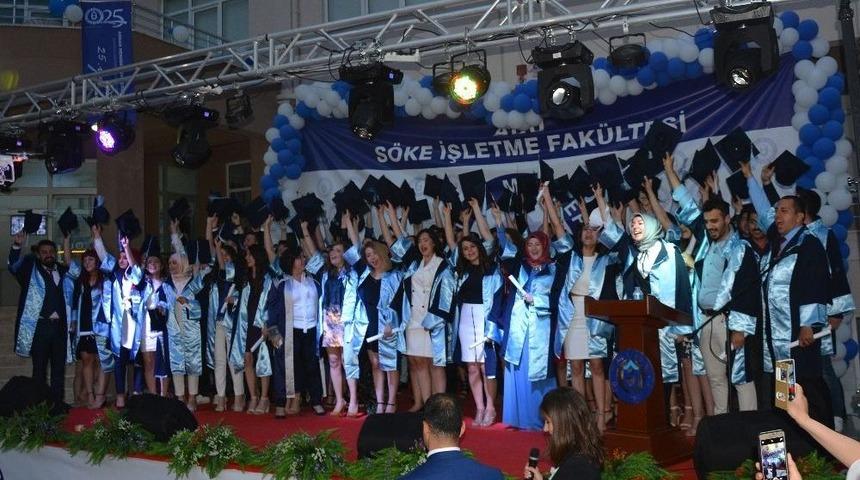 Ad&uuml; S&ouml;ke İşletme Fak&uuml;ltesi İlk Mezunlarını Verdi