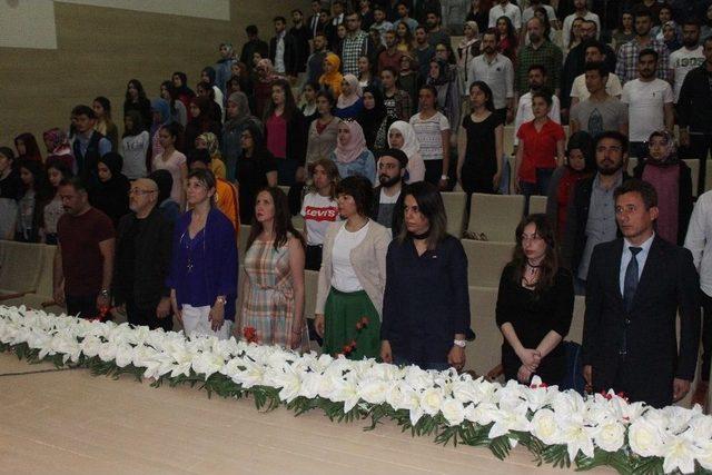 İletişim Fakültesi Öğrencilerinden ‘hayallerin Peşinden Gitmek Ya Da Gidememek’ Söyleşisi