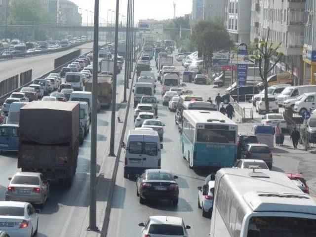 Metrobüs Arıza Yaptı, Duraklar Dolup Taştı (Geniş Haber)