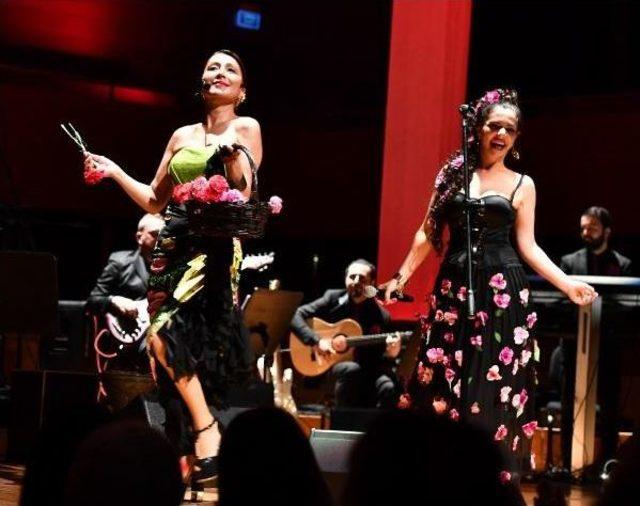 10 &Uuml;lkenin &Ccedil;ingene Şarkılarını Kendi Dillerinde S&ouml;yledi 2