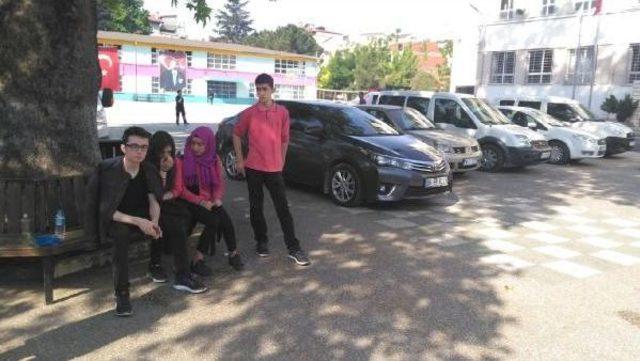 Sınıfta Dehşet: Kız Arkadaşını &Ouml;ld&uuml;r&uuml;p, Intihara Kalkıştı 2