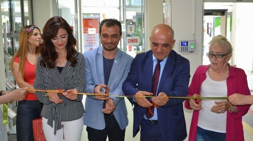 Portreler-suretler Sergisi A&ccedil;ıldı