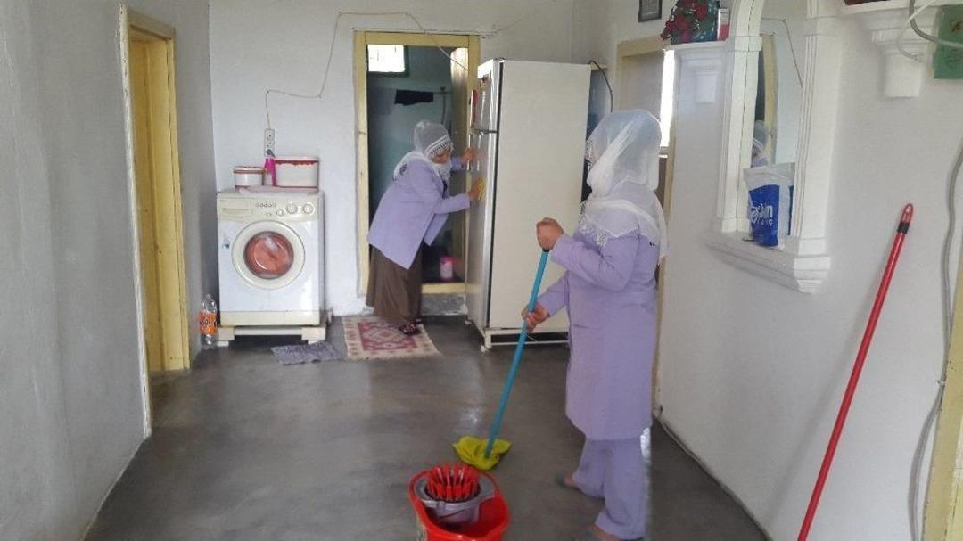 Kayyumdan Yaşlıları Mutlu Eden Hizmet