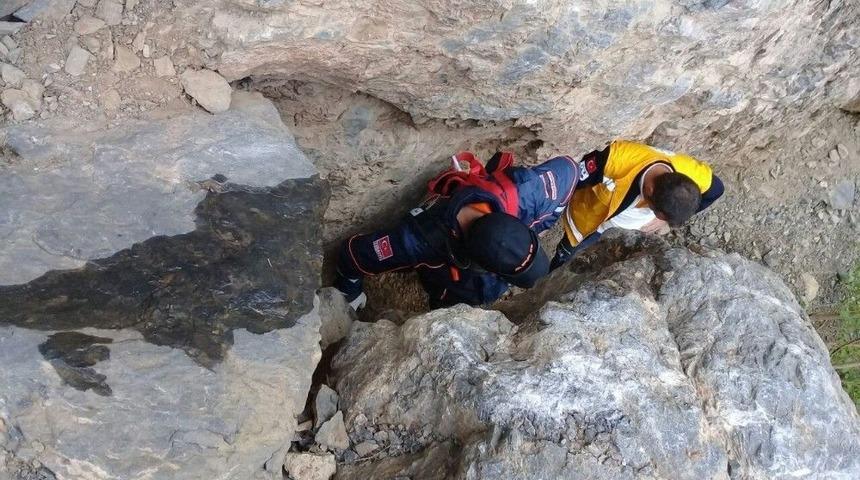 Dağda Mahsur Kalanların İmdadına Mehmet&ccedil;ik Yetişti