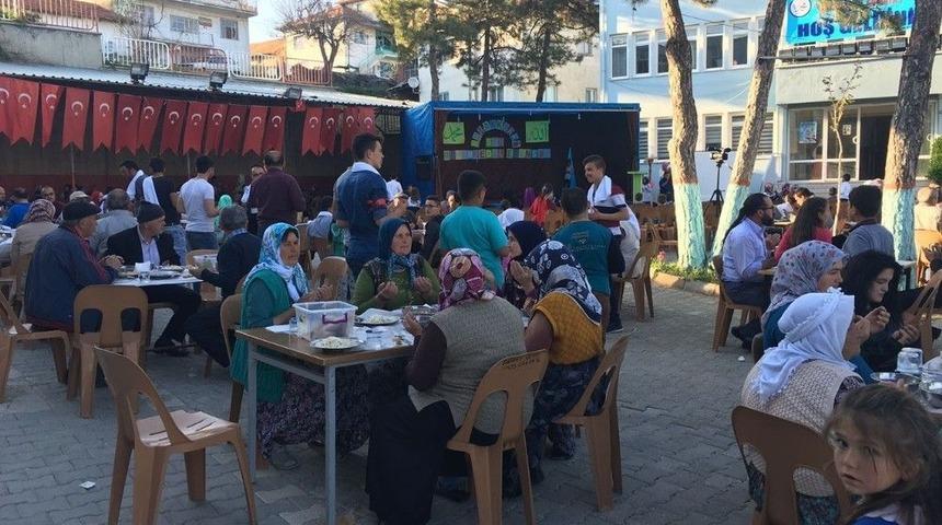 K&ouml;ydeki &rsquo;b&uuml;y&uuml;k Hayır&rsquo; Etkinliğine 3 Bin Kişi Katıldı