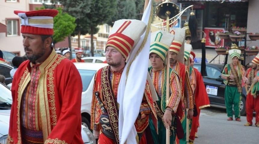 Mehteran Takımı Eşliğinde Hıdrellezi Kutladılar