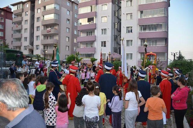 Mehteran Takımı Eşliğinde Hıdrellezi Kutladılar